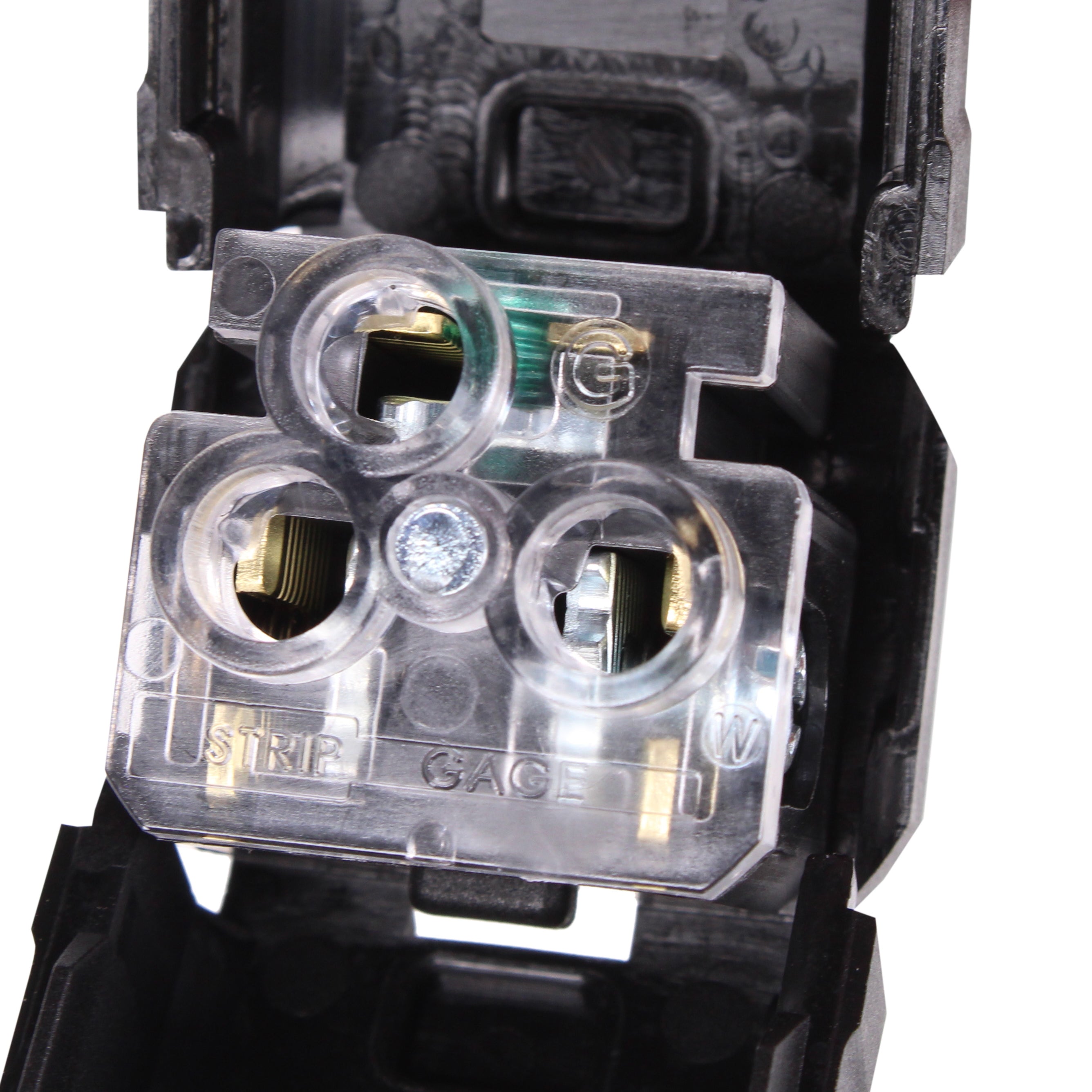 15 AMP - 125 VOLT STRAIGHT BLADE CLAMSHELL FEMALE CONNECTOR